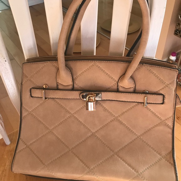 Classic handbag for work or party. - Picture 2 of 8